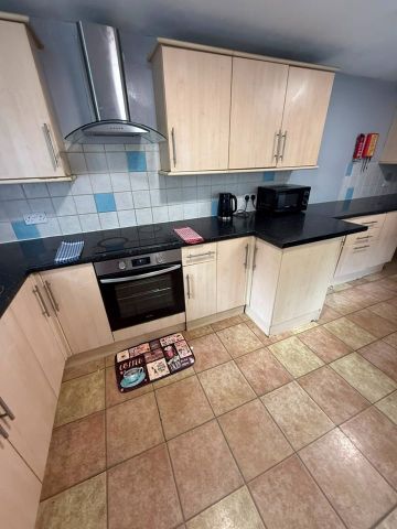 Room in a Shared House, Upper Road, E13 - Photo 4