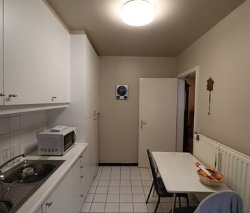 Een appartement op de 1ste verdieping met 2 slaapkamers en terras. - Foto 3