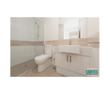 Light-Filled Townhouse in Prime Hamilton Hill Location - Photo 6