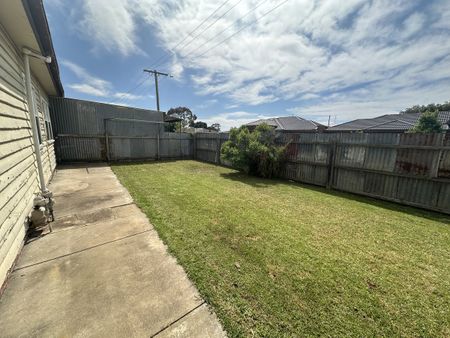 9 James Street, SHEPPARTON VIC 3630 - Photo 2