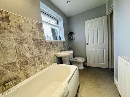 Marston Lane, Attleborough, CV11 - Photo 3