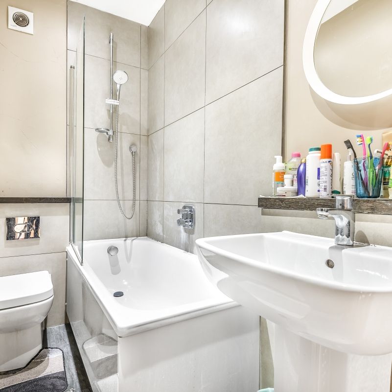 Holmesdale Road, London, SE25 - Photo 1