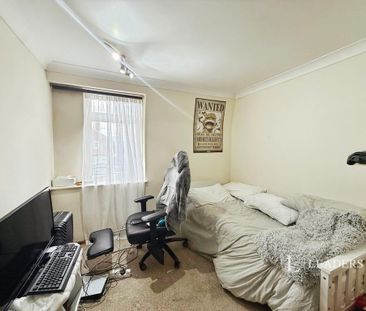 4 bedroom semi-detached house to rent - Photo 6