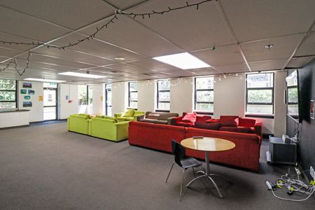 Stafford House Living - Photo 4