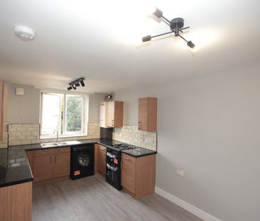 3 Bed Terraced House, Prospect Vale, SE18 - Photo 6