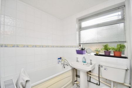 2 bedroom maisonette to rent - Photo 3