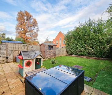 4 bedroom detached house to rent - Photo 2