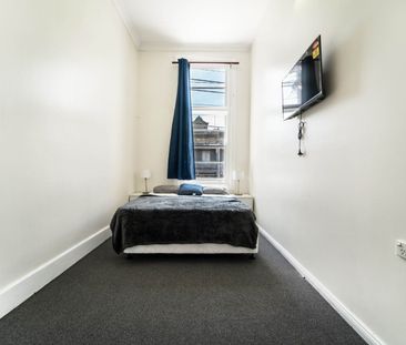Redfern - Photo 1