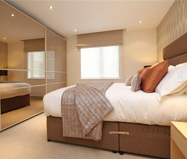 The property consists of a spacious and bright entrance hall, 3 dou... - Photo 6