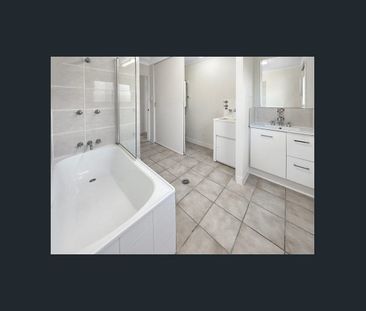 Modern & Low-Maintenance Unit in Secure Rosslea Complex - Photo 5