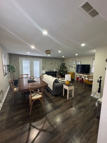 For Lease - 96 Gurnett Street Unit# Main, Aurora, Ontario - Photo 3