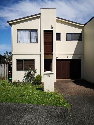 Modern two-level free hold terrace house - Photo 2