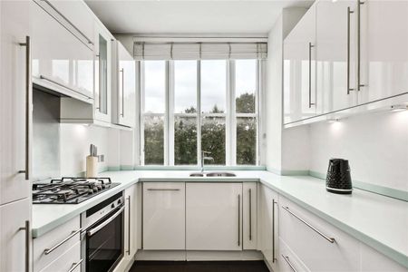 A bright and spacious third floor flat - Photo 5