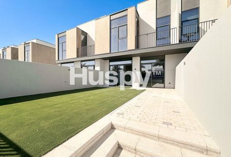 Single Row | Landscaped | Vacant - Photo 2