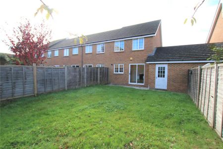 3 bedroom end of terrace house to rent - Photo 5