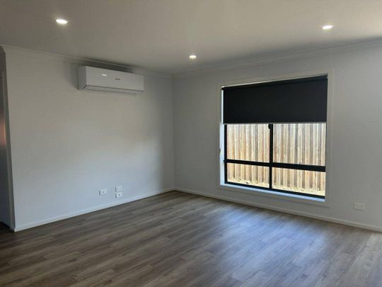 MODERN TOWNHOUSE - Photo 1