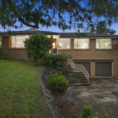 Spacious Family Home - Photo 3