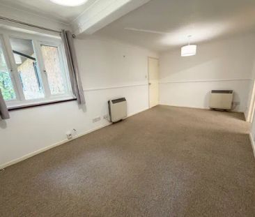 New Cliff House, Squires Walk - Photo 2