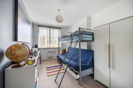 3 bedroom apartment to rent - Photo 4