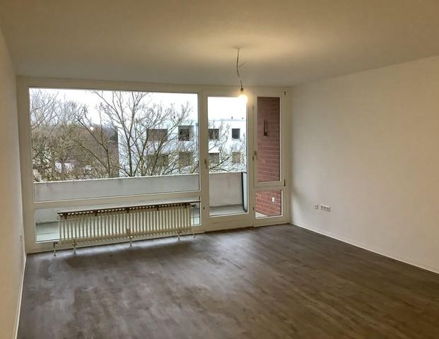 Zuhause fühlen: günstig geschnittene, modernisierte 5-Zimmer-Wohnung in Hannover-Anderten - Photo 1