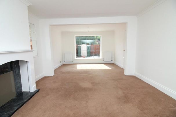 3 bedroom end of terrace house to rent - Photo 1