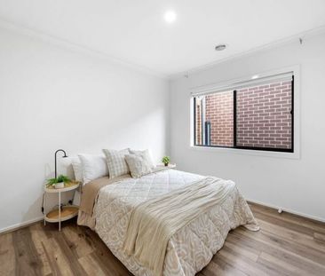 House So Nice, Even Your Plants Will Start Complaining if You Leave - Photo 5