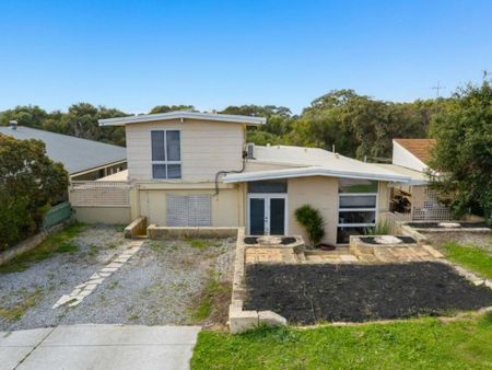 Spacious Family Home in Trigg Awaits - Photo 5