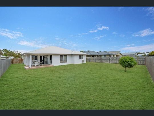 15 Pongamia Parade, Mount Low - Photo 1