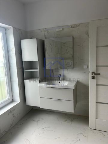 Casa de inchiriat in Sibiu - 4 camere, panorama deosebita, zona Viile Sibiului de inchiriat - Fotografie 2