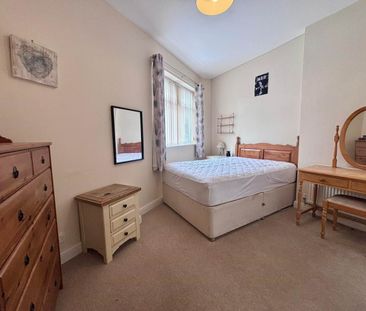 Portlands, Fairfield Avenue Bramley - Photo 2