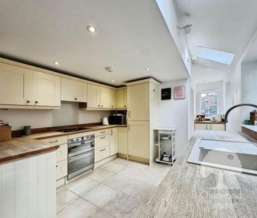 2 bedroom semi-detached house to rent - Photo 6