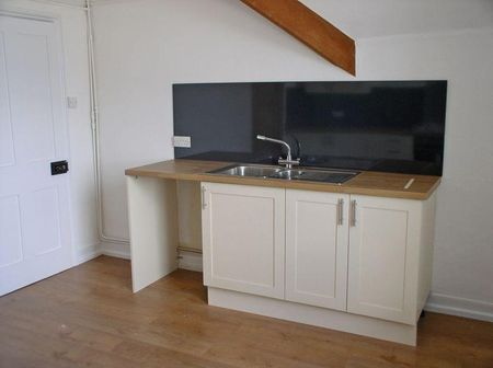 2 bedroom apartment to rent - Photo 3