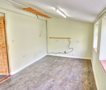 3 bedroom detached house to rent - Photo 2