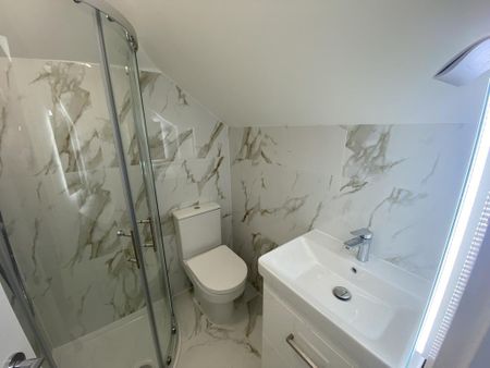 4 bedroom apartment to rent - Photo 4