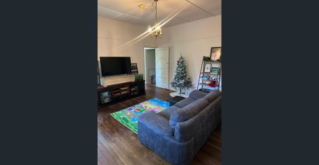 TRADITIONAL HOME – WALK TO THE BROADWATER - Photo 4