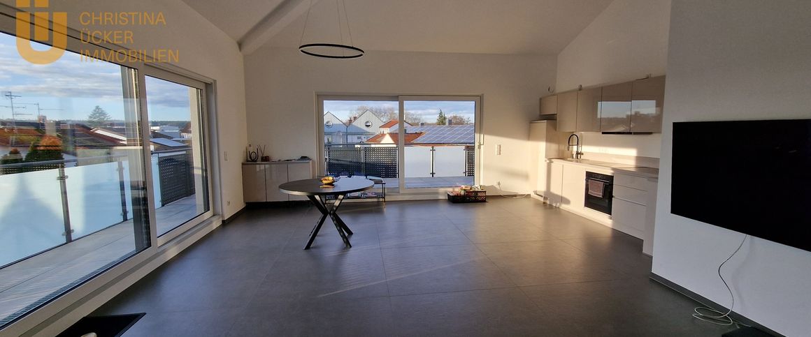 Hochwertige 3 Zimmerwohnung * Dachterrasse * Aufzug* Stellplatz * in Rödermark Ober-Roden - Photo 1