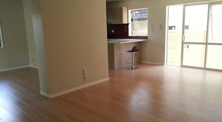 Spacious 5BR Home in Pakuranga - Photo 3