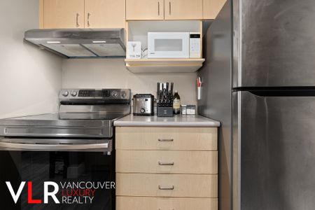 1010 Howe Street, Unit #906 - Photo 2