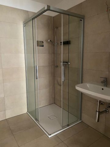 YOUNG & URBAN LIVING - Photo 3