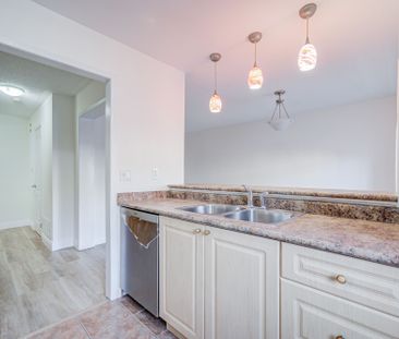 For Lease - 3036 Dewridge Avenue, Oakville, Ontario - Photo 6