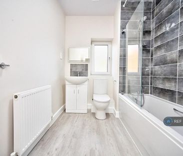 6 bedroom detached house to rent - Photo 5