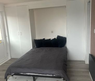 Studio Flat, North Road, SW19 - Photo 5