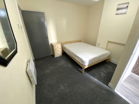 £800 PCM, Furnished One Bedroom First Floor Flat in Partridge Road, Roath, Cardiff, CF24 3QW - Photo 3