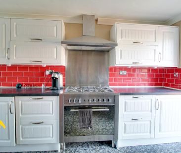 3 bedroom terraced house to rent - Photo 6