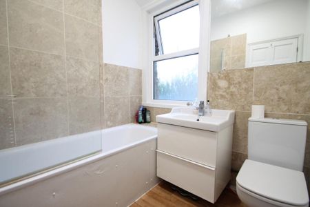 1 bedroom in a house share to rent - Photo 5