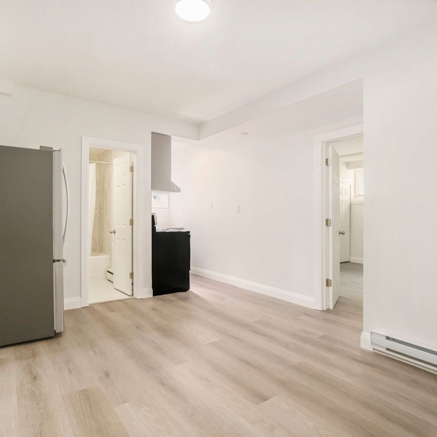 For Lease - 484 Queen Mary Street Unit# 1, Overbrook - Castleheights and Area, Ontario - Photo 1