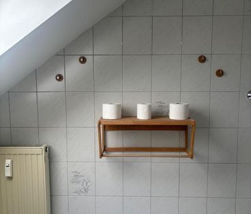 1-Zimmer Dachgeschosswohnung mit Küche Augsburg-Oberhausen - Photo 2