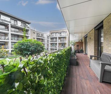 3 bedroom flat to rent - Photo 6