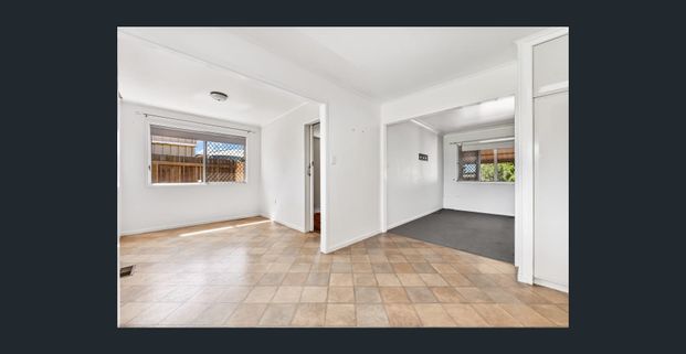 Generous 4-bedroom Family Living! - Photo 1