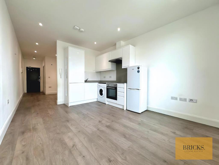 Studio to rent - Photo 2